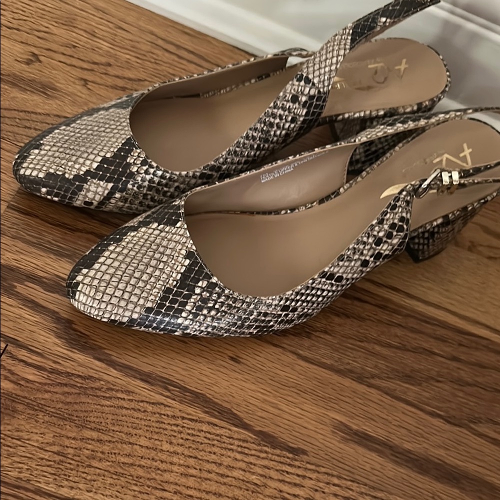 Stylish Snakeskin Slingback Heels